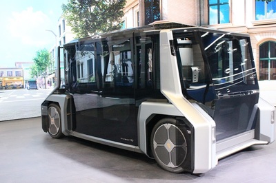 進博會 以“智慧+綠色”繪就可持續(xù)發(fā)展新畫卷，智能電動行李箱引領潮流